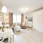Haus Domicil Ostseenest Daire *