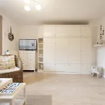 Haus Domicil Ostseenest Daire *